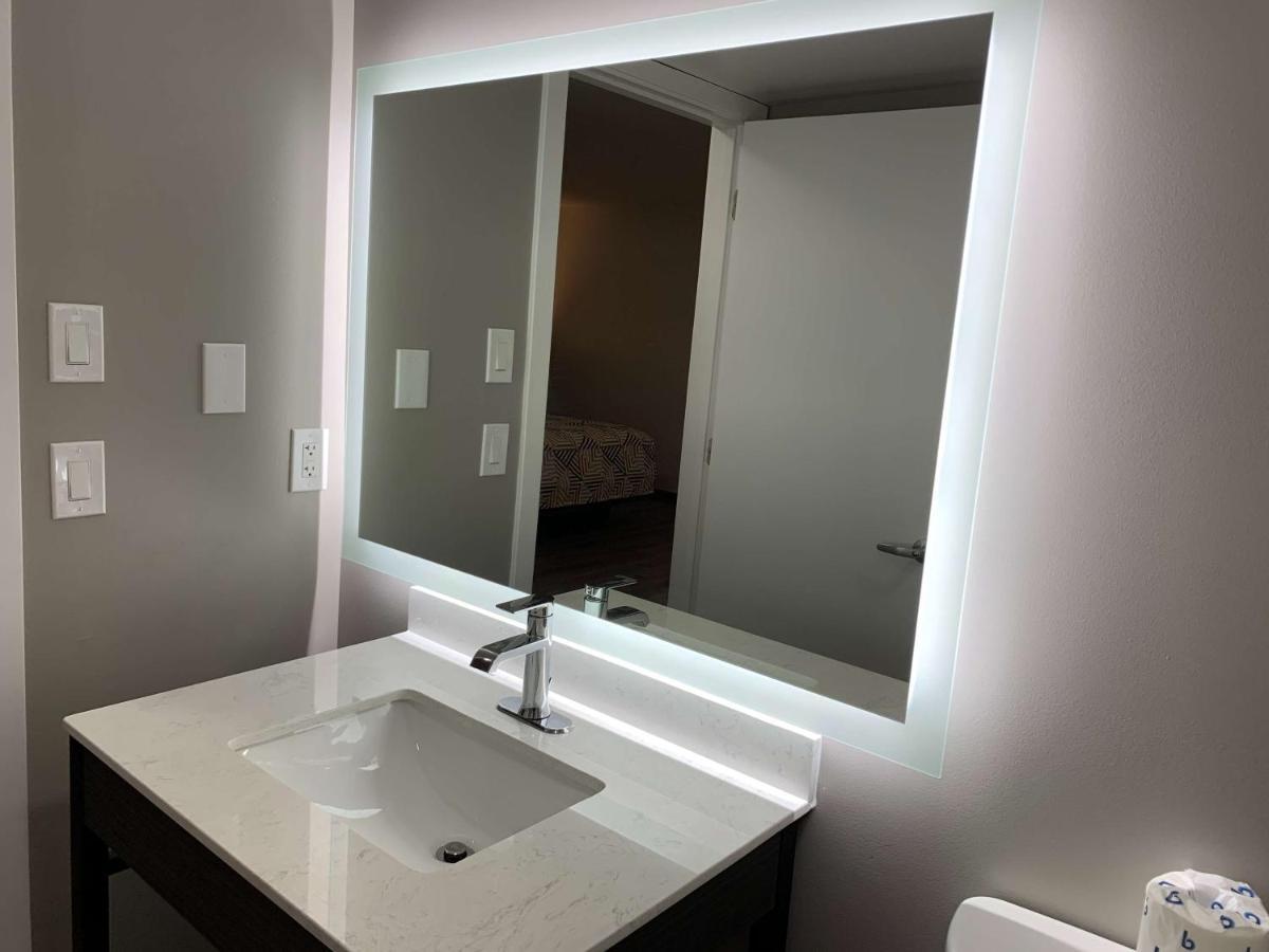 Motel 6 Rockford, Il ภายนอก รูปภาพ